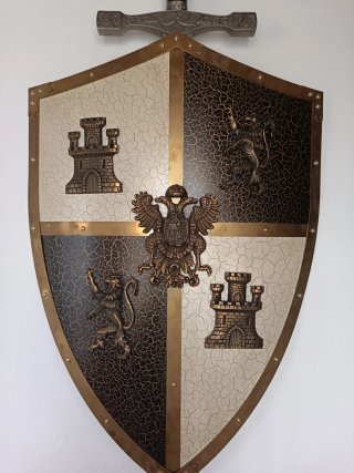 Espada y Escudo Decorativo Toledo