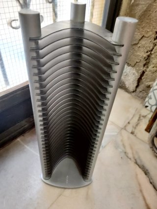 Mueble Porta CDs Metálico