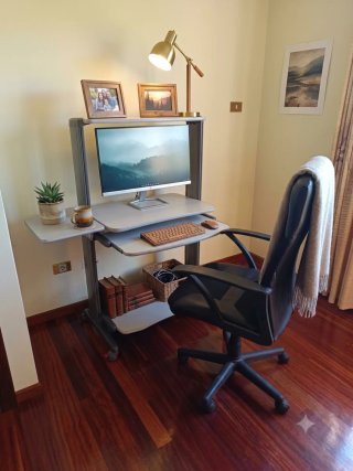 Mesa Ordenador y Silla Oficina