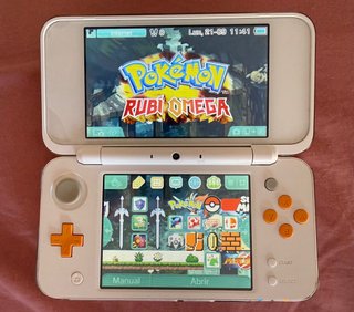 Nintendo New 2DS XL Blanca y Naranja