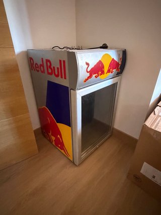 Nevera pequeña Red Bull