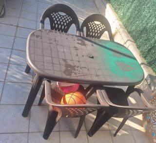 Mesa y 4 sillas de terraza