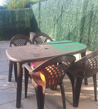 Mesa y 4 sillas de terraza