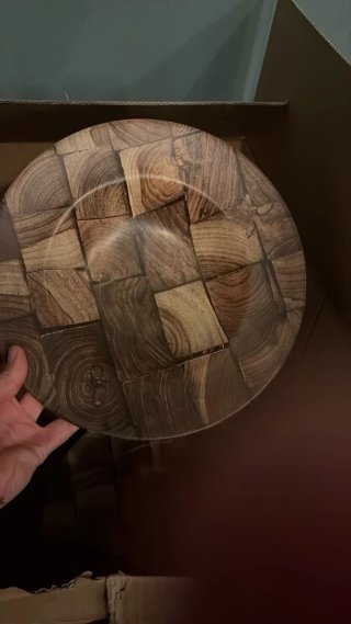 Plato de Madera con Diseño Geométrico