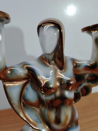 Figura de Porcelana Axia