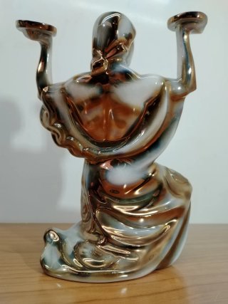 Figura de Porcelana Axia
