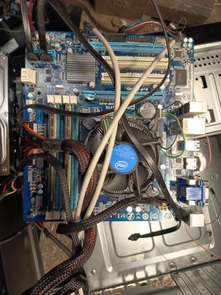 Placa Base Gigabyte GA-H55M-S2H + Componentes