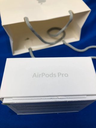 AirPods Pro 3, senza colpi o graffi