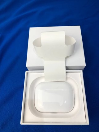 AirPods Pro 3, senza colpi o graffi