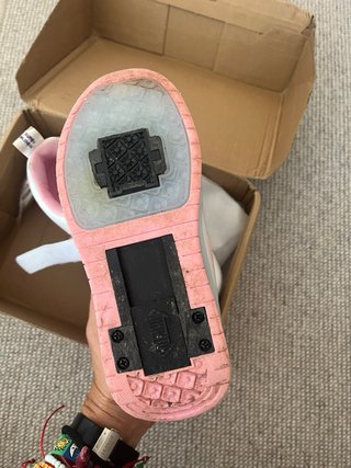 Zapatos con ruedas y luces - Talla 32