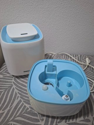 Humidificador INNObeta azul y blanco