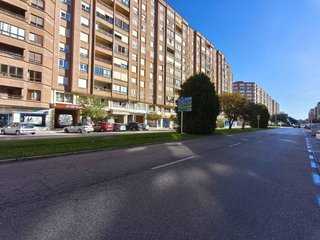 Local comercial en venta en Plaza España - Villa Pilar - Reyes Católicos - Vadillos en Burgos