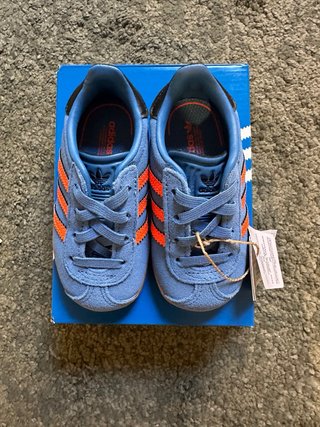 Zapatillas Adidas Gazelle Azul y Naranja