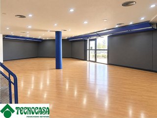 Nave industrial en venta en El Mercado en Manises