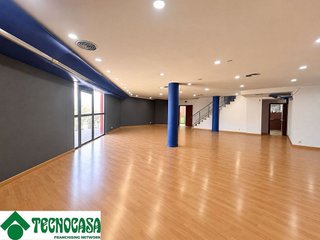 Nave industrial en venta en El Mercado en Manises