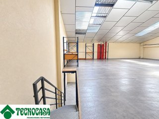 Nave industrial en venta en El Mercado en Manises