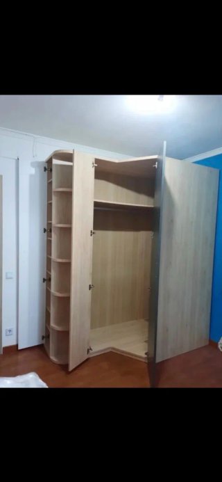 Armario rinconero grande madera