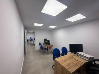 Oficina en venta en Centro en Almería