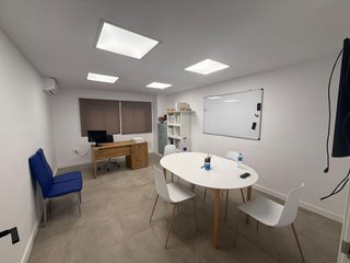 Oficina en venta en Centro en Almería