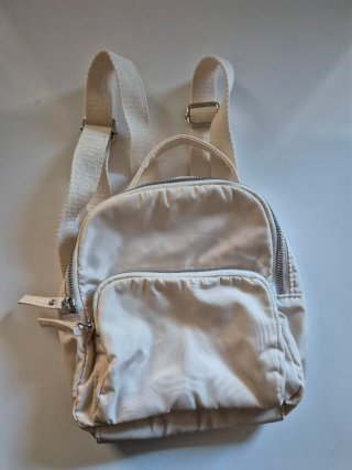 Mochila pequeña beige