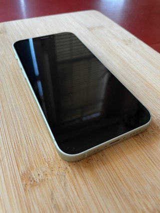 iPhone 12 mini semi-funcional (o para piezas)