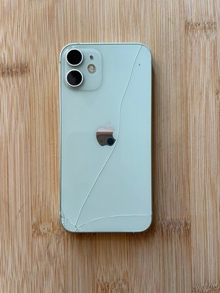 iPhone 12 mini semi-funcional (o para piezas)