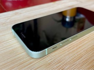 iPhone 12 mini semi-funcional (o para piezas)