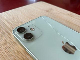 iPhone 12 mini semi-funcional (o para piezas)