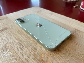 iPhone 12 mini semi-funcional (o para piezas)