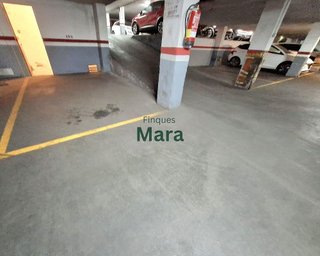 Garaje en venta en Centre en Sant Boi de Llobregat