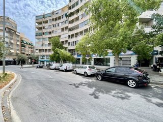 Local comercial en alquiler en Altozano - Conde Lumiares en Alicante