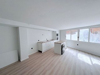 Local comercial en alquiler en Altozano - Conde Lumiares en Alicante