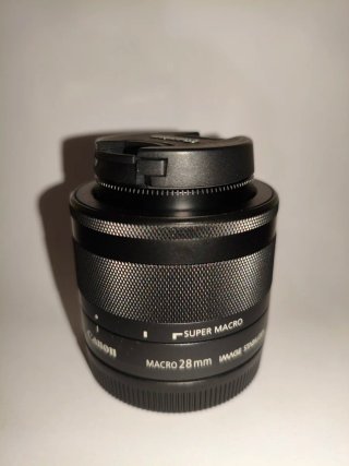 Canon EF-M 28mm f/3.5 Macro IS STM – Macro