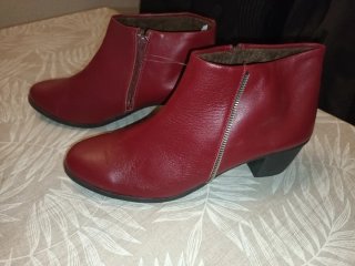 Botines burdeos con cremallera