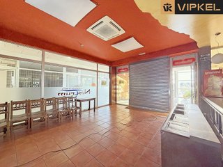 Local comercial en venta en Brión