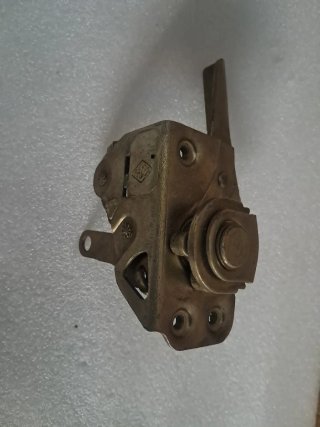 SEAT 600E, SEAT 850.Cerradura Delantera Der