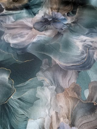 Sciarpa Ottanio con Fiori e Dettagli Dorati