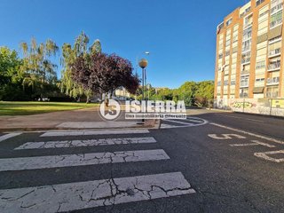 Garaje en venta en Portillejo - Valdegastea en Logroño