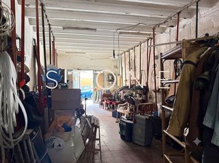 Local comercial en venta en Castell (Es)