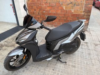 Moto Kymco Agility Gris