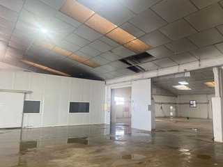 Nave industrial en venta en Santa Bárbara en Llíria