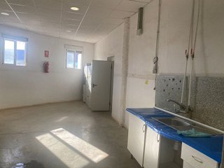 Nave industrial en venta en Santa Bárbara en Llíria