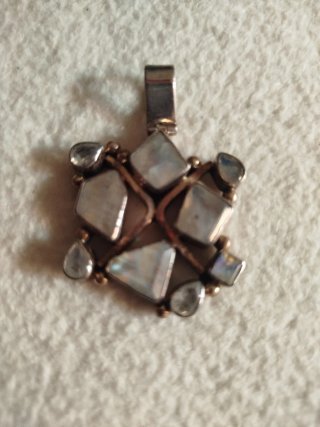 Conjunto de Pendientes y Colgante de Plata