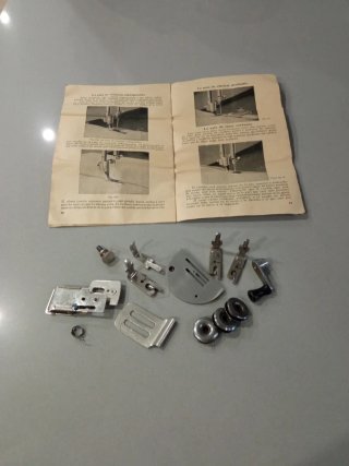 Piezas y folleto máquina de coser antigua