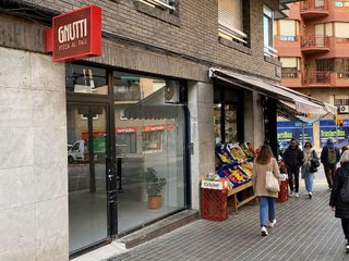 Local comercial en venta en El Guinardó en Barcelona