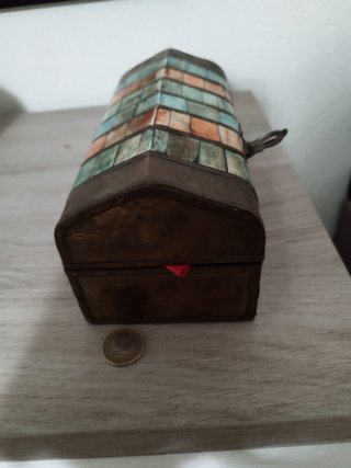 Cofre antiguo madera hueso yak metal
