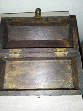 Cofre antiguo madera hueso yak metal
