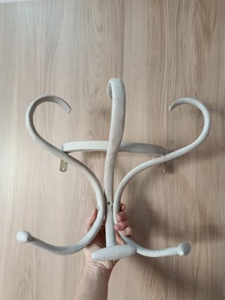 Perchero de madera blanco