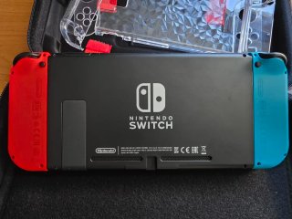 Nintendo Switch con 4 juegos y tarjeta 200GB