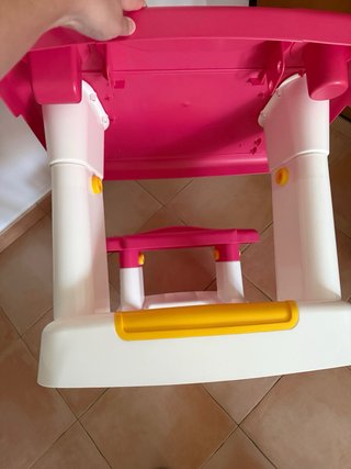 Pupitre Infantil de Plástico Rosa